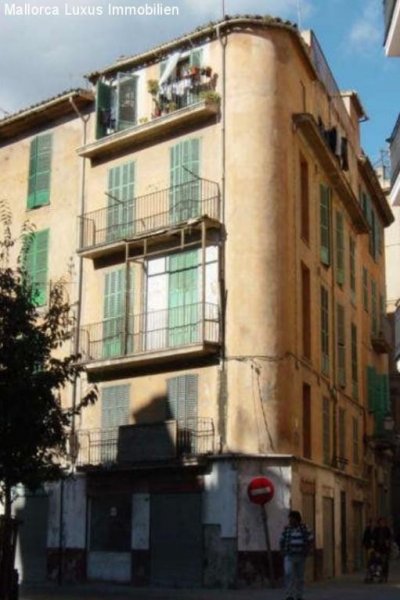 Palma de Mallorca Wohnkomplex mitten in Palmas Altstadt zu verkaufen, innen neu reformiert Gewerbe kaufen