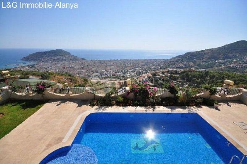 Alanya/Tepe Luxus Villa mit Panorama Meerblick in Alanya zu verkaufen. Haus kaufen