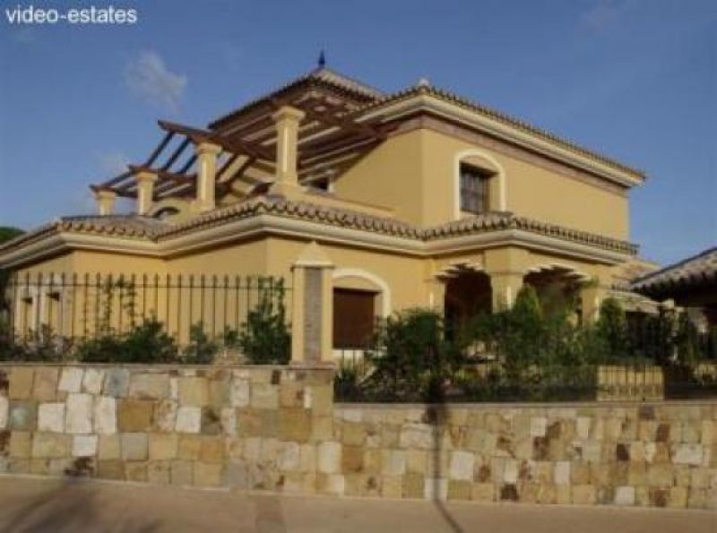 Elviria Luxus Villa mit 5 Schlafzimmern Haus kaufen