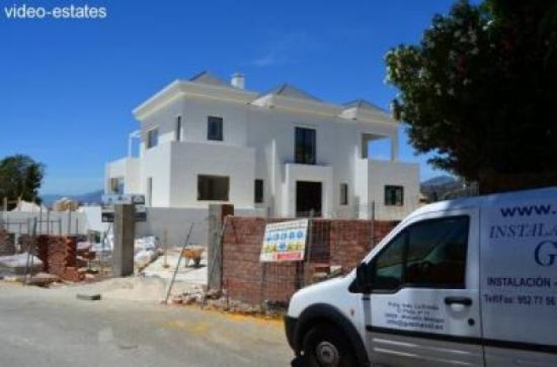 Hacienda las Chapas Neubau Villa kurz vor Fertigstellung Haus kaufen