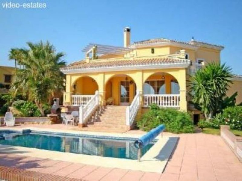 Estepona Villa mit schönem Meerblick Haus kaufen