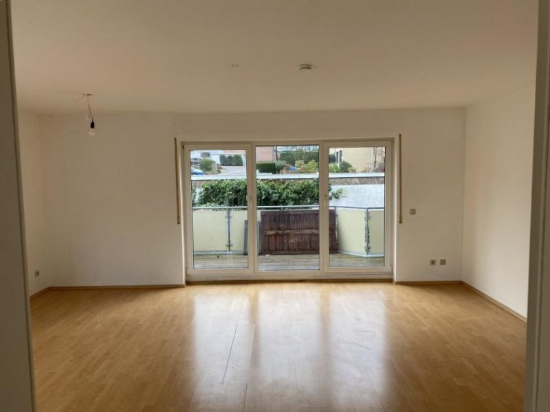 Bergisch Gladbach helle 4 Zimmer Wohnung mit Garage, 2 Balkonen in Waldnähe Wohnung kaufen