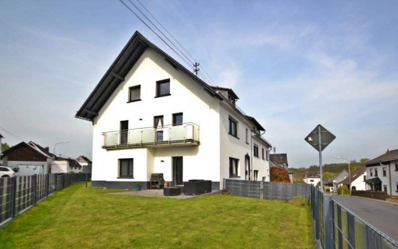 Dierdorf Kernsaniertes Vierfamilienhaus, voll vermietetes Renditeobjekt Nähe Dierdorf A3 Gewerbe kaufen