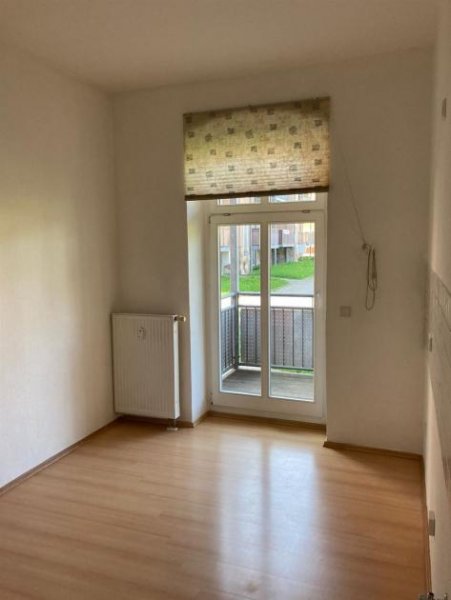 Chemnitz Großzügige 1-Zimmer mit Balkon, Tageslicht Wannenbad und Laminat in ruhiger Lage! Wohnung mieten