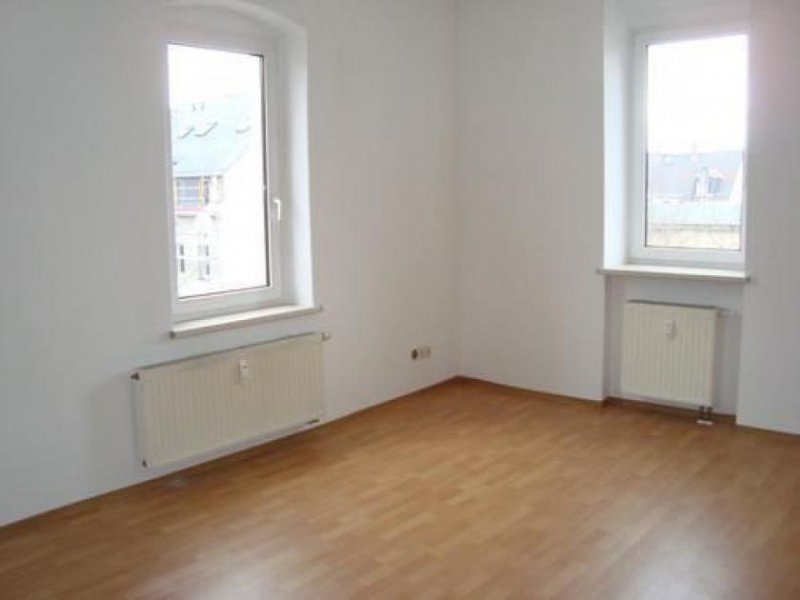 Chemnitz * Großzügige 2-Zimmer mit Wannenbad, Einbauküche und großer Küche in ruhiger Lage! * Wohnung mieten