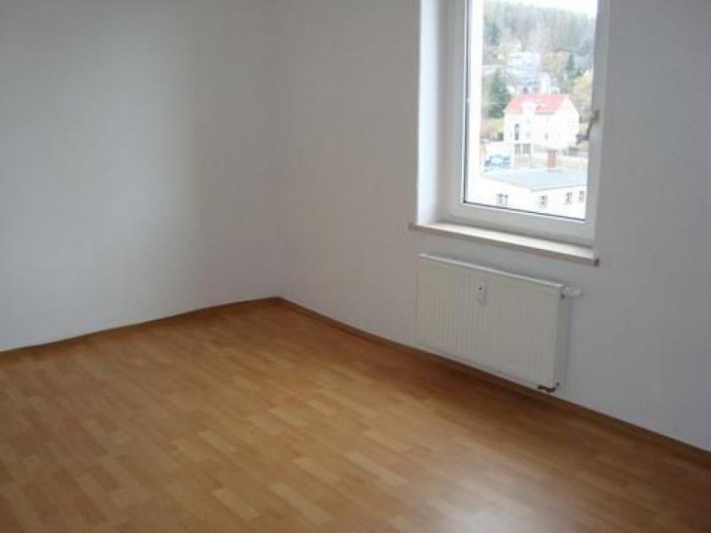 Chemnitz * Großzügige 2-Zimmer mit Wannenbad, Einbauküche und großer Küche in ruhiger Lage! * Wohnung mieten