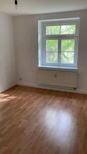 Chemnitz Gemütliche 3-Zimmer mit Laminat, Balkon und Wannenbad in ruhiger Lage! EBK mgl. Wohnung mieten