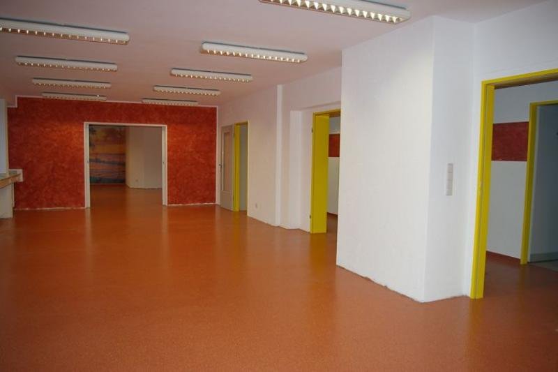 Erkrath Praxis / Callcenter / Bürofläche ca 230m² in Erkrath Unterfeldhaus. Erweiterbar bis zu 500m² Gewerbe mieten