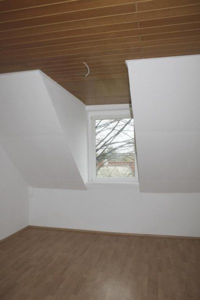 Gelsenkirchen Dachgeschoss-Schätzchen in Resse: 4 Zimmer, Küche, Diele, Bad und "dem Himmel so nah"! Wohnung mieten