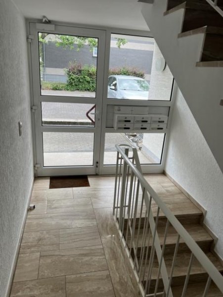 Bonn BONN BEUEL TOP 3-Zimmer Wohnung im 1.OG, ca. 90 m² Wfl., Einbauküche, Balkon, Gäste-WC, Stellplatz. Wohnung mieten