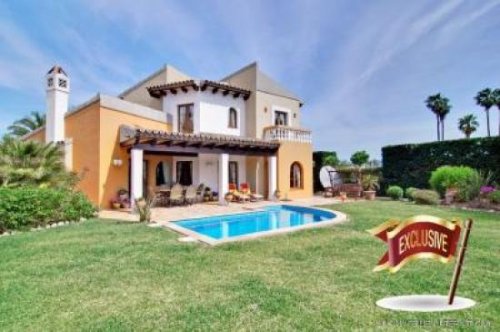 Santa Ponsa Wohnungen Mediterrane Villa in 1. Linie am Golfplatz Haus kaufen