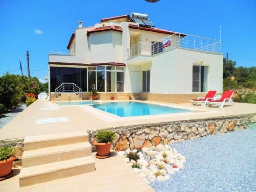 Didim Aydin Inserate von Häusern Türkei Immobilie: Villa im grünen mit Pool Haus kaufen