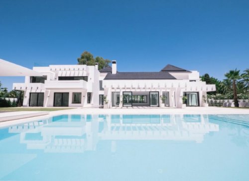 Marbella Immobilien Fantastisch, luxuriös, modern! Neubau-Villa in beliebter Wohnlage Haus kaufen