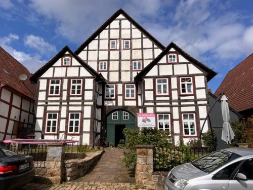 Schieder-Schwalenberg Haus Außergewöhnlicher Fachwerktraum mit XXL-Wohnung und 2 Maisonette-Wohnungen Haus kaufen