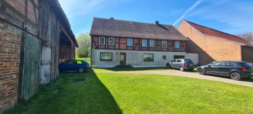 Hahausen Immobilien Ehemaliger Bauernhof, Hofstelle mit Wohnhaus, Scheune und großem Grundstück Haus kaufen