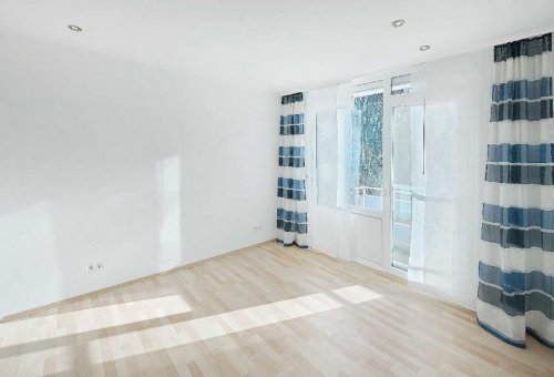Ratingen Etagenwohnung Helle 5-Zimmer-Wohnung mit zwei Loggien und Tiefgaragen-Stellplatz Wohnung kaufen