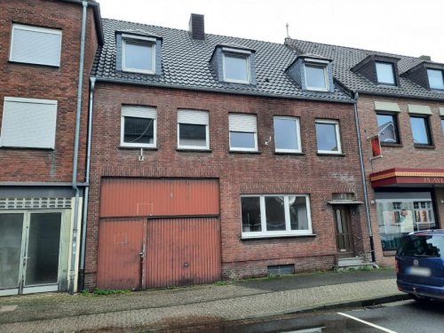 Goch Immo Goch: Geräumiges, sanierungsbedürftiges Wohnhaus in zentraler Lage Haus kaufen