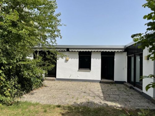 St. Augustin Teure Häuser SANKT AUGUSTIN-NIEDERBERG, toller BUNGALOW mit 3-4 Zimmern, ca. 130 m² Wfl., großer Garten, Garage Haus kaufen