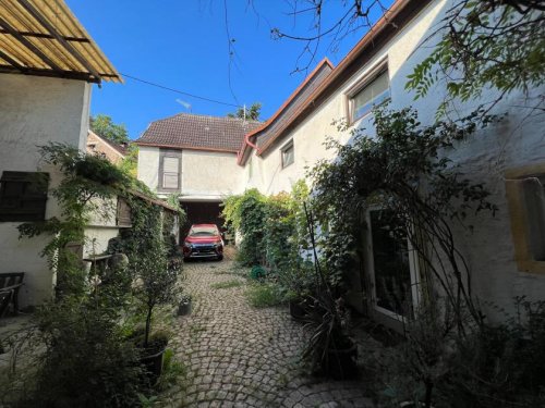 Langenlonsheim Top-Gelegenheit! Ehemaliges Bauernhaus mit Nebengebäude und Scheune in Langenlonsheim zu verkaufen Haus kaufen