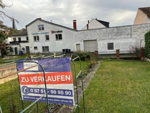 Bad Sobernheim Grundstück-Angebot Großes Baugrundstück mit Mehrfamilienhaus u. Nebengebäude in Bad Sobernheim zu verkaufen Grundstück kaufen