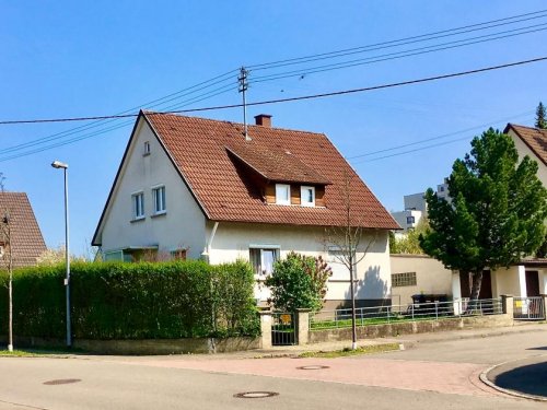 Metzingen Günstiges Haus Einfamilienhaus in attraktiver Lage mit drei Garagen und großem Garten auch nutzbar als Bauträgerprojekt in bevorzugter Lage -