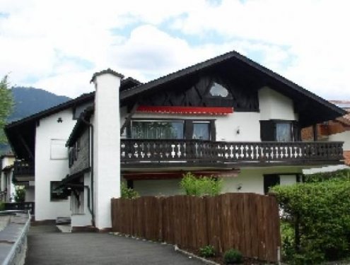 Garmisch-Partenkirchen 4-Zimmer Wohnung Großzügige 4-Zimmer-Dachgeschoß-Wohnung in GarmischNähe Fussgängerzone \\ Wohnung kaufen