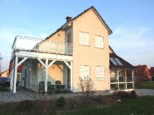 Adelsdorf Immobilien Inserate Adelsdorf: EFH (5 Zi.), Parkett, EBK, off. Kamin, gr. Garten, Terrasse ca. 60 m², Doppelcarport Haus kaufen