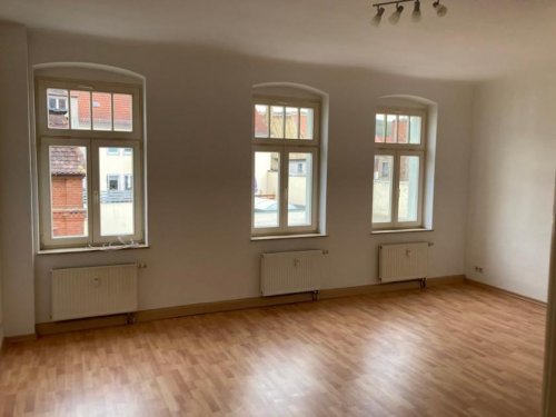 Roßwein Immo Gemütliche 1-Zimmer mit Laminat, EBK und Wannenbad in ruhiger Lage! Wohnung mieten