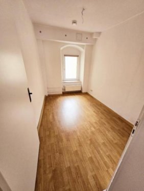 Bernburg Studenten und Azubis aufgepasst! 2 Zimmer auf ca. 36 m² - ideal für die erste eigene Wohnung! Wohnung mieten