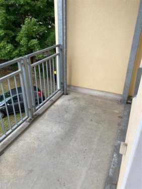 Chemnitz Immo Großzügige 2-Zimmer mit Laminat, Balkon und Wannenbad in zentraler Lage! Wohnung mieten