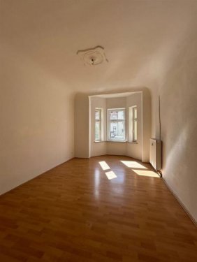 Chemnitz Wohnungsanzeigen Gemütliche 3-Zimmer mit Wannenbad, Balkon und Laminat in zentraler Lage! Wohnung mieten