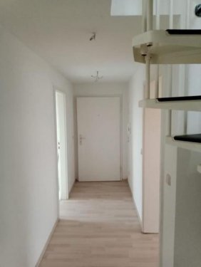 Chemnitz Günstige Wohnungen Gemütliche und renovierte DG 4,5-Zimmer mit Laminat in zentraler Lage! EBK mgl.! Wohnung mieten