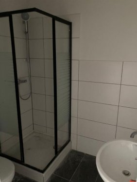 Chemnitz 1-Zimmer Wohnung * Kompakte 1-Zimmer mit Laminat und Dusche in Zentrumsnähe! * Wohnung mieten