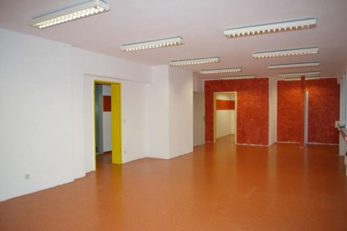Erkrath Praxis / Callcenter / Bürofläche ca 230m² in Erkrath Unterfeldhaus. Erweiterbar bis zu 500m² Gewerbe mieten