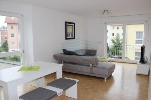 München Etagenwohnung Top 4-Zimmer Wohnung mit Balkon und Garage in München-Moosach Wohnung mieten