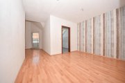 Schaafheim DIETZ: Top geschnittene 3-Zimmer Dachgeschosswohnung mit Loggia, Stellplatz und Keller! Wohnung kaufen
