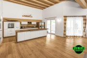 Weng Energieeffizienz A+ "Luxus Neubau Bungalow mit Sichtdachstuhl in ruhiger Wohnsiedlung" Haus kaufen
