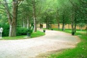 Cheval-Blanc Schöne und stilvolle Villa mit viel Umschwung im Herzen der Provence und mit Swimming Pool Haus kaufen