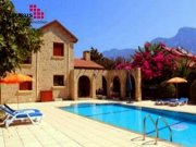 Karsiyaka Traditionelle aus Stein gebaute TOP Villa mit Pool Haus kaufen