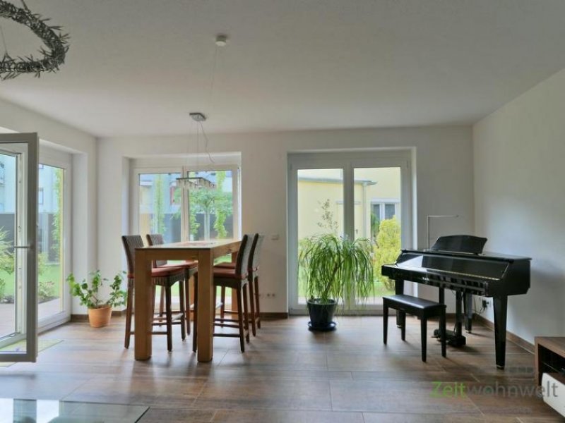 Halle (Saale) (EF1084_M) Halle: Lutherplatz, neues möbliertes Wohnhaus mit Garten, Dachterrasse und Garage Haus