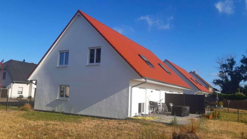 Brück Neuwertiges Niedrigenergiehaus mit Einbauküche, Garten und Gartenhaus Haus