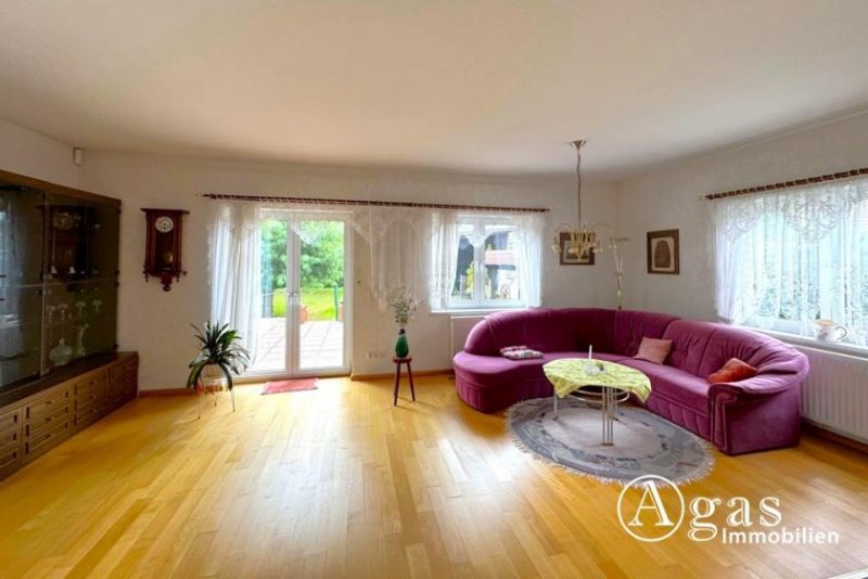 Ahrensfelde möbliertes Einfamilienhaus mit ca. 180 m² Wohnfläche, 6 Zimmern und Pool in Ahrensfelde Haus