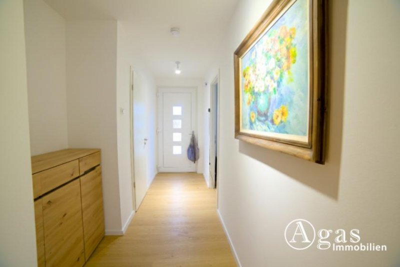 Ahrensfelde Repräsentatives Wohnen an der Stadtgrenze: Hochwertige DHH mit Privatgrundstück in gehobener Siedlungslage Haus 