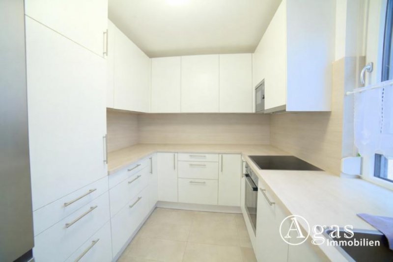 Ahrensfelde Repräsentatives Wohnen an der Stadtgrenze: Hochwertige DHH mit Privatgrundstück in gehobener Siedlungslage Haus 