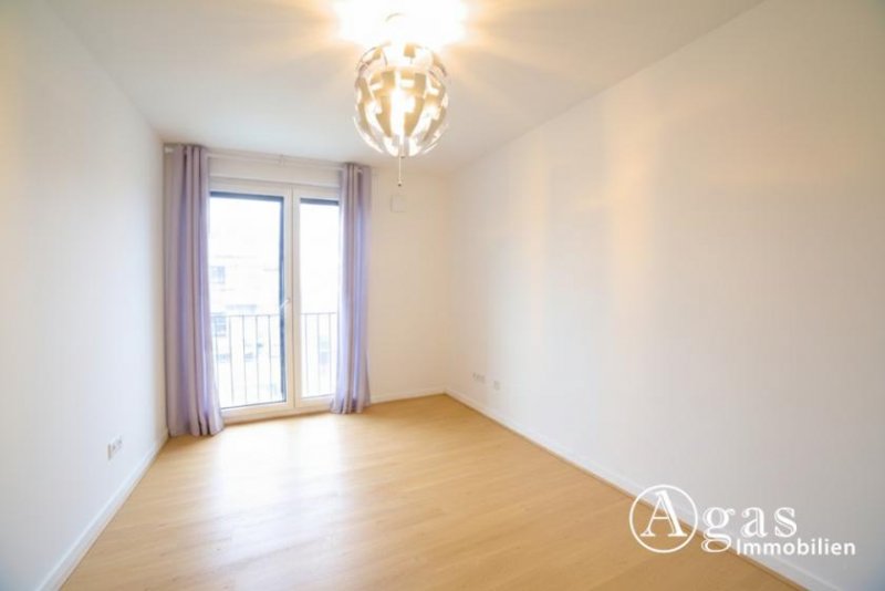 Ahrensfelde Repräsentatives Wohnen an der Stadtgrenze: Hochwertige DHH mit Privatgrundstück in gehobener Siedlungslage Haus 