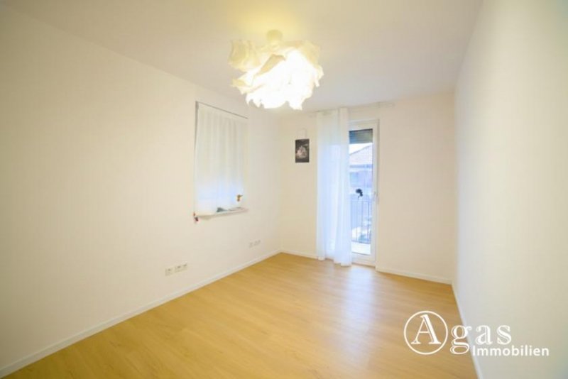 Ahrensfelde Repräsentatives Wohnen an der Stadtgrenze: Hochwertige DHH mit Privatgrundstück in gehobener Siedlungslage Haus 