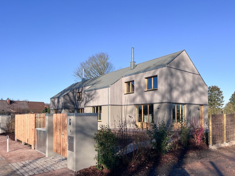 Ludwigslust - Landkreis - Zarrentin Exklusive Neubau-Doppelhaushälften am Schaalsee: 140 m², Sauna, Kamin, 600 m² Garten, EV-Ladestation Haus