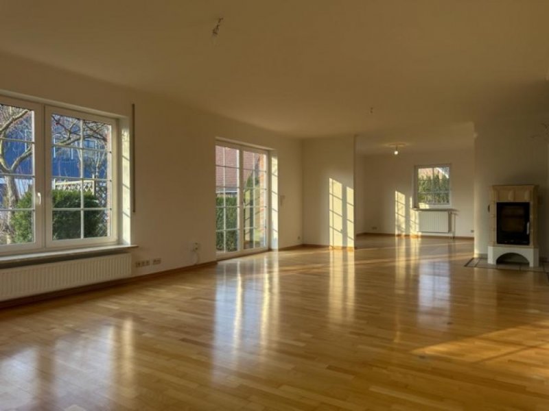 Reinsbüttel Vermietung eines großzügigen Einfamilienhauses mit Apartment und Gartenvielfalt bei Büsum Haus 