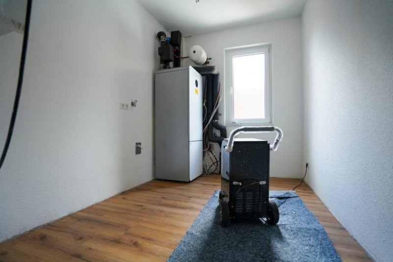 Bunde Vielseitige Gewerbeimmobilie in zentraler Lage von Bunde – ideal als Büro, Praxis oder Kanzlei! Haus