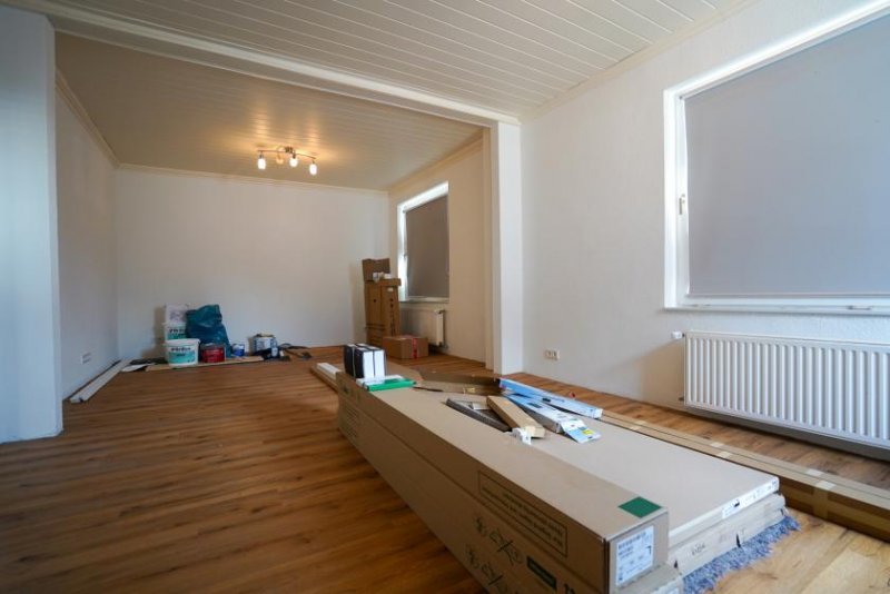 Bunde Vielseitige Gewerbeimmobilie in zentraler Lage von Bunde – ideal als Büro, Praxis oder Kanzlei! Haus